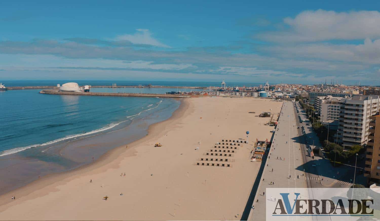 Banhos na praia de Matosinhos são novamente permitidos