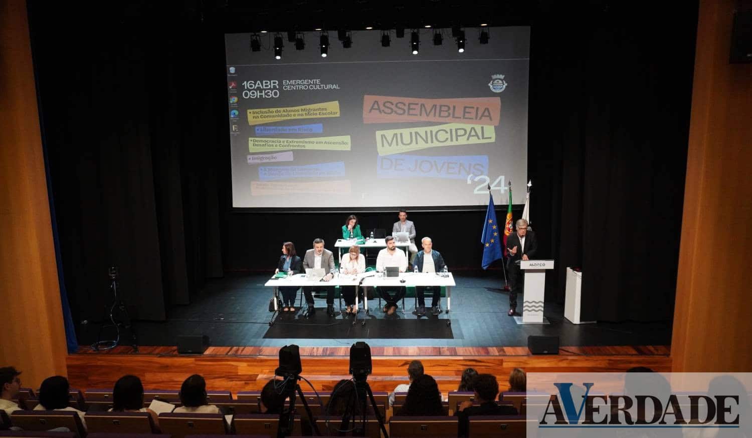 Jovens debatem temas dos valores do 25 de Abril na Assembleia Municipal do Marco de Canaveses