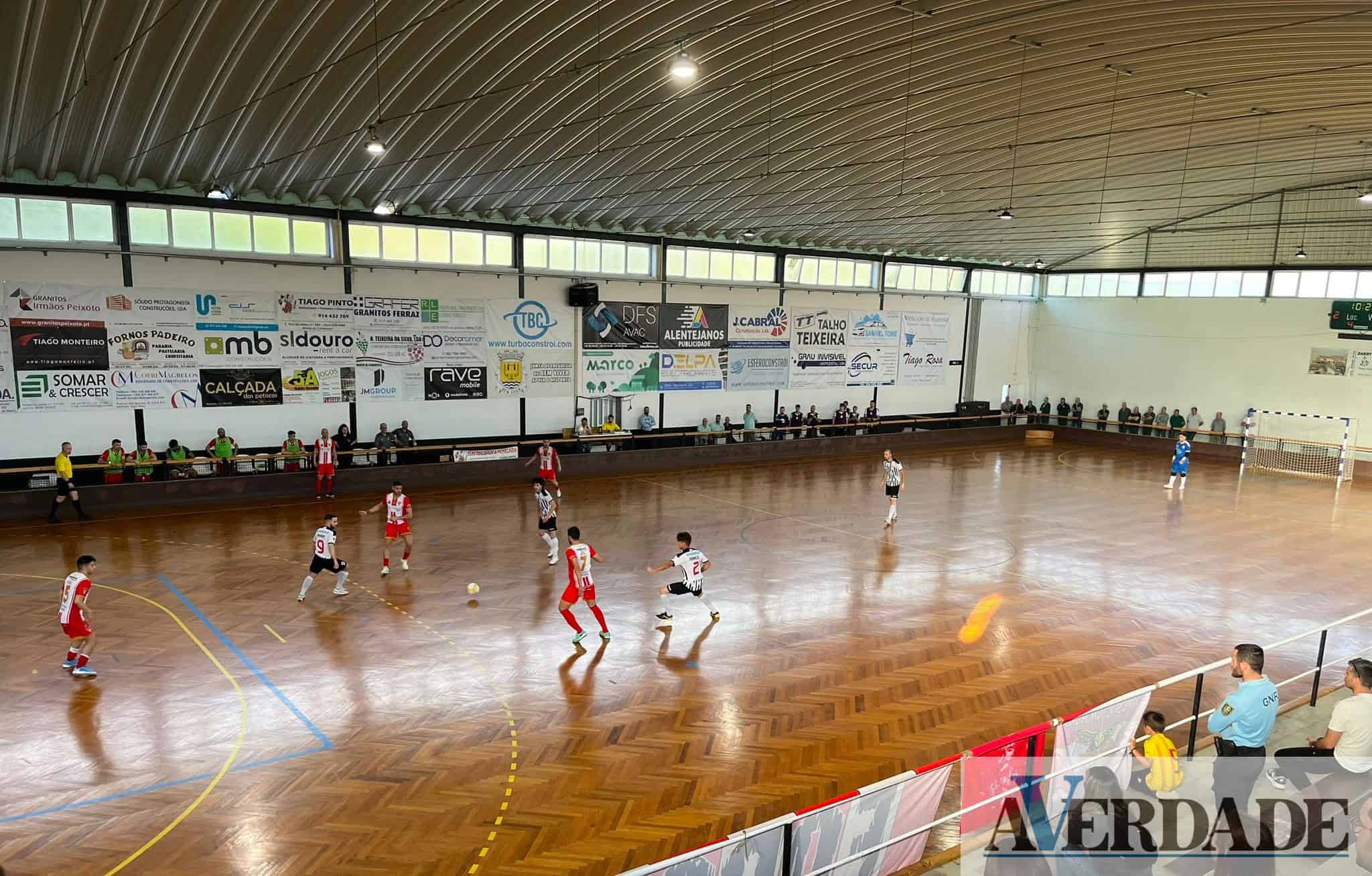 Futsal: GD Magrelos goleia CD Aves e fica a uma vitória do título de campeão