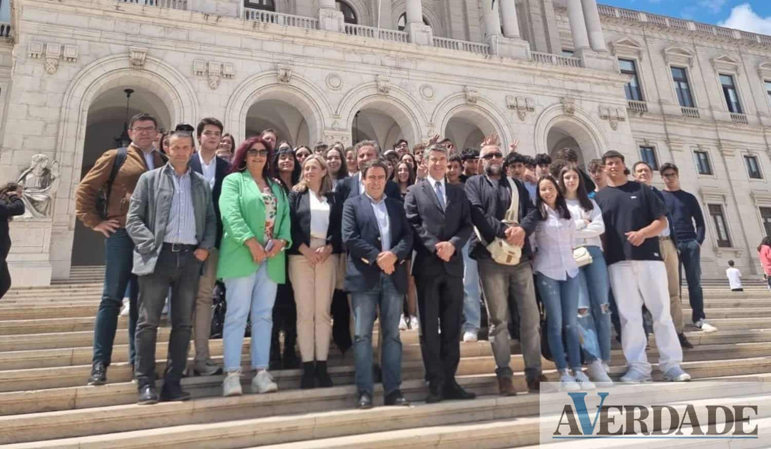 Jovens deputados municipais de Baião assistiram a sessão plenária na Assembleia da República