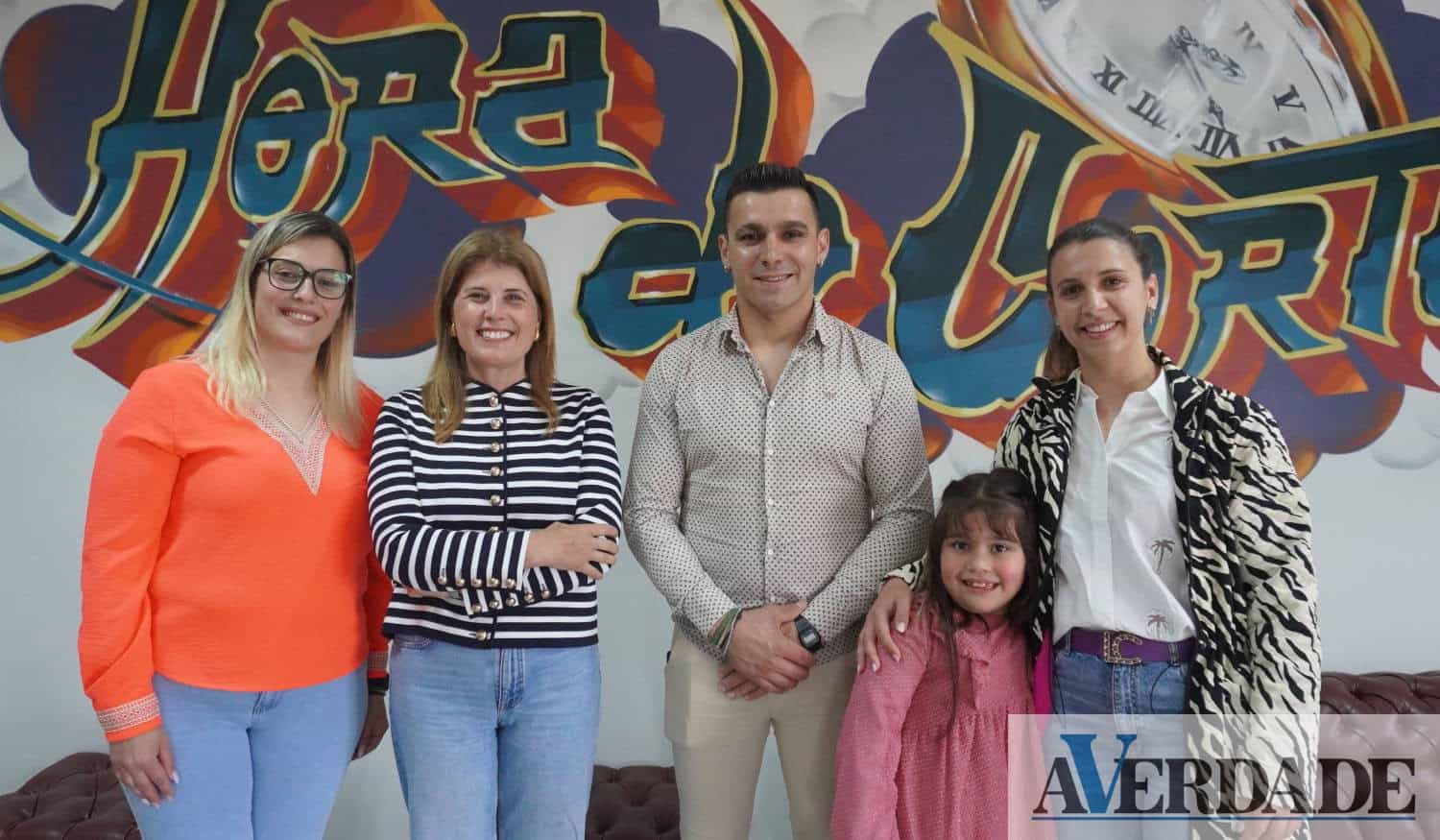 Emigrar permitiu a José Pedro tornar o "sonho" de criança realidade e abrir a Barbearia Hora do Corte 