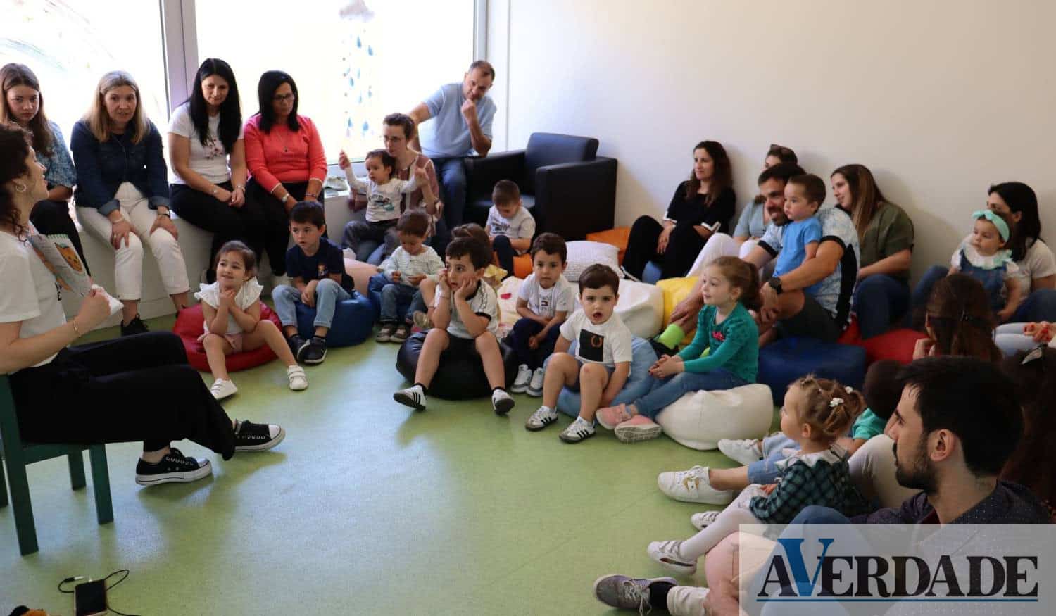 Pais e filhos reuniram-se na Biblioteca de Cinfães em mais uma sessão da "Música em Família"