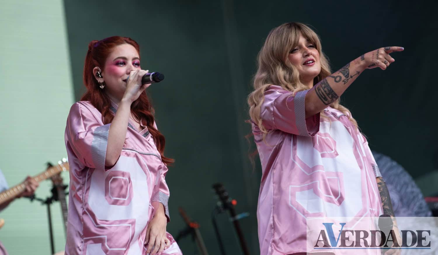 Carolina Deslandes e Bárbara Tinoco cancelam concerto após acidente de membro da equipa