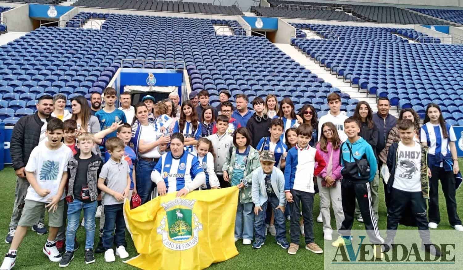 Resende: Crianças de São João de Fontoura visitaram Estádio do Dragão