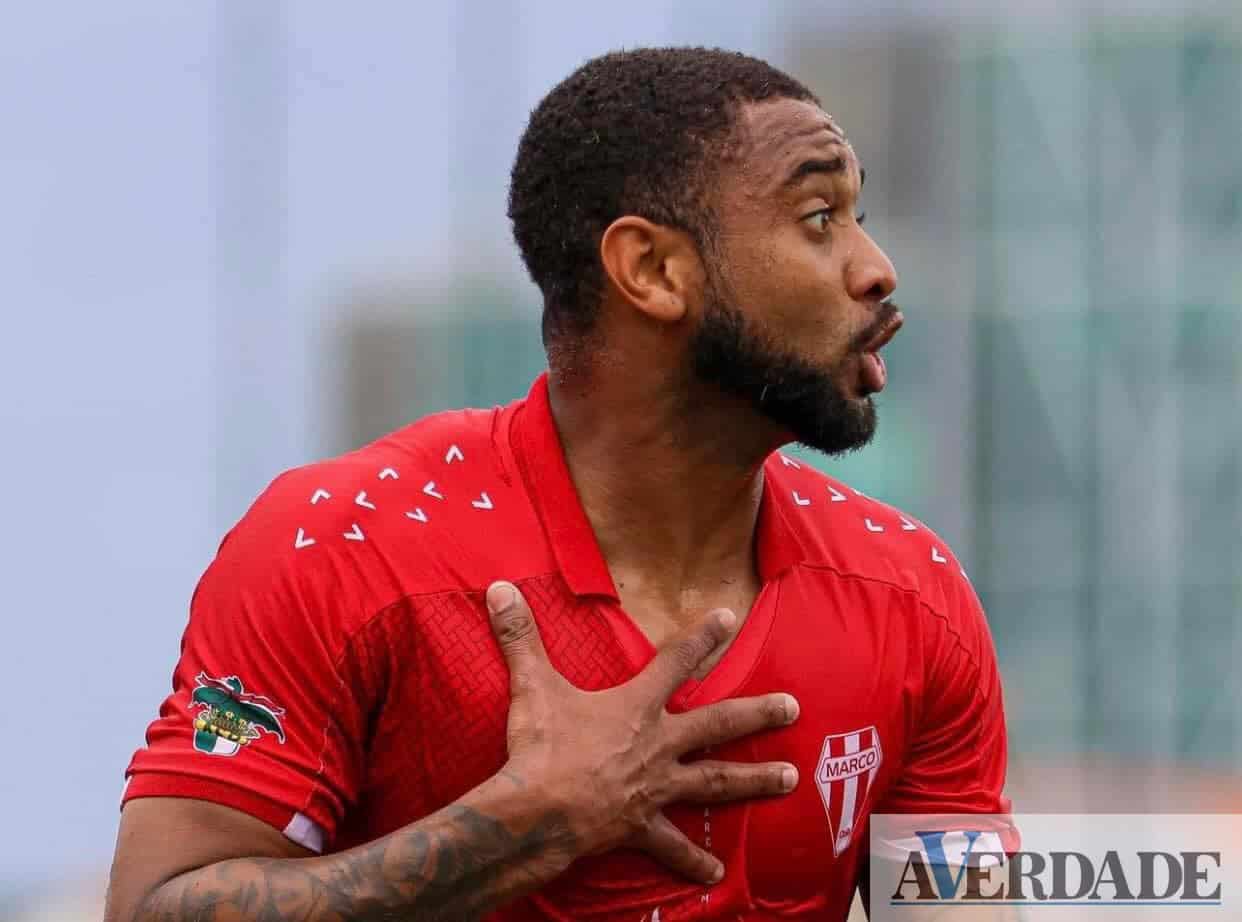 Valdinho deixa plantel do Marco 09