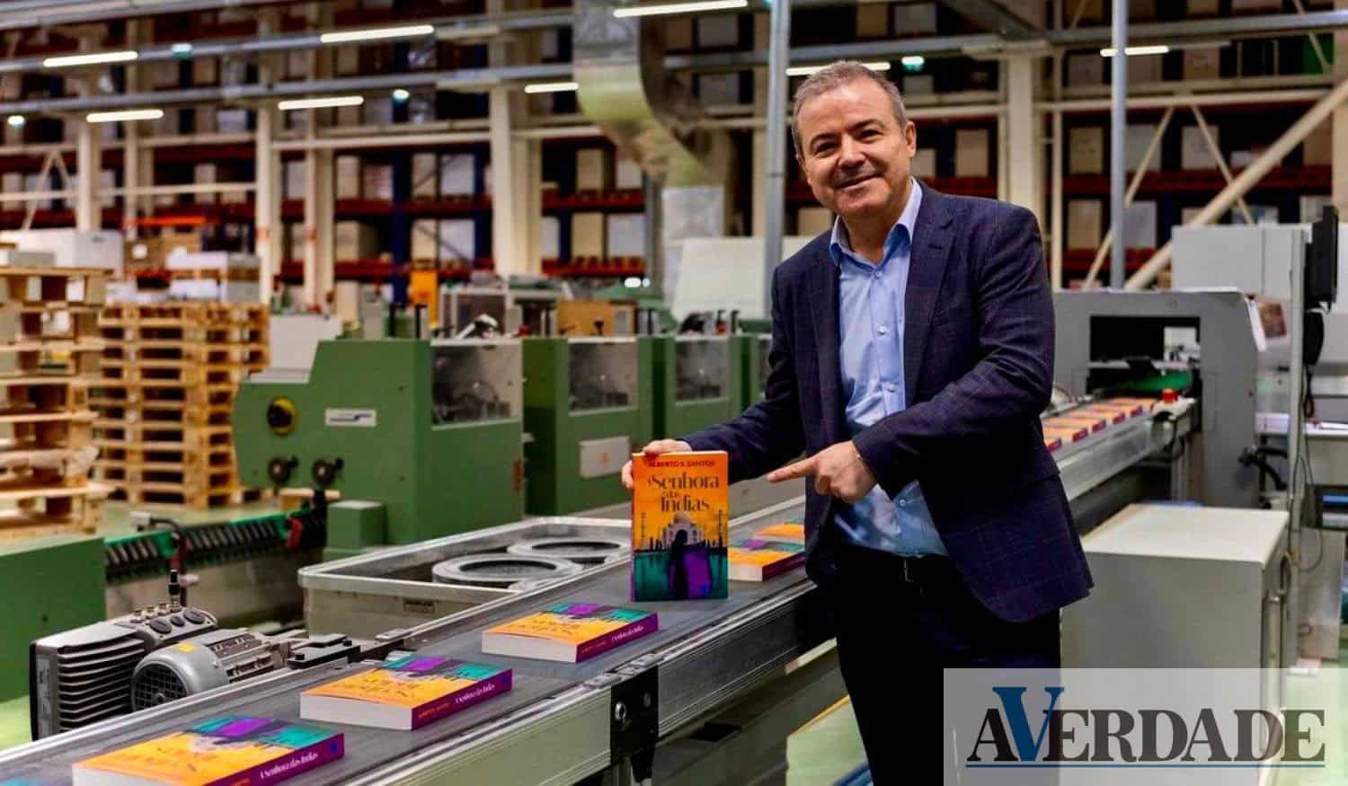 Alberto Santos conta a história de uma mulher portuguesa na obra "A Senhora das Índias"