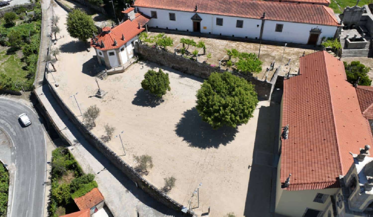 Baião: Adro da Igreja de Ancede foi renovado