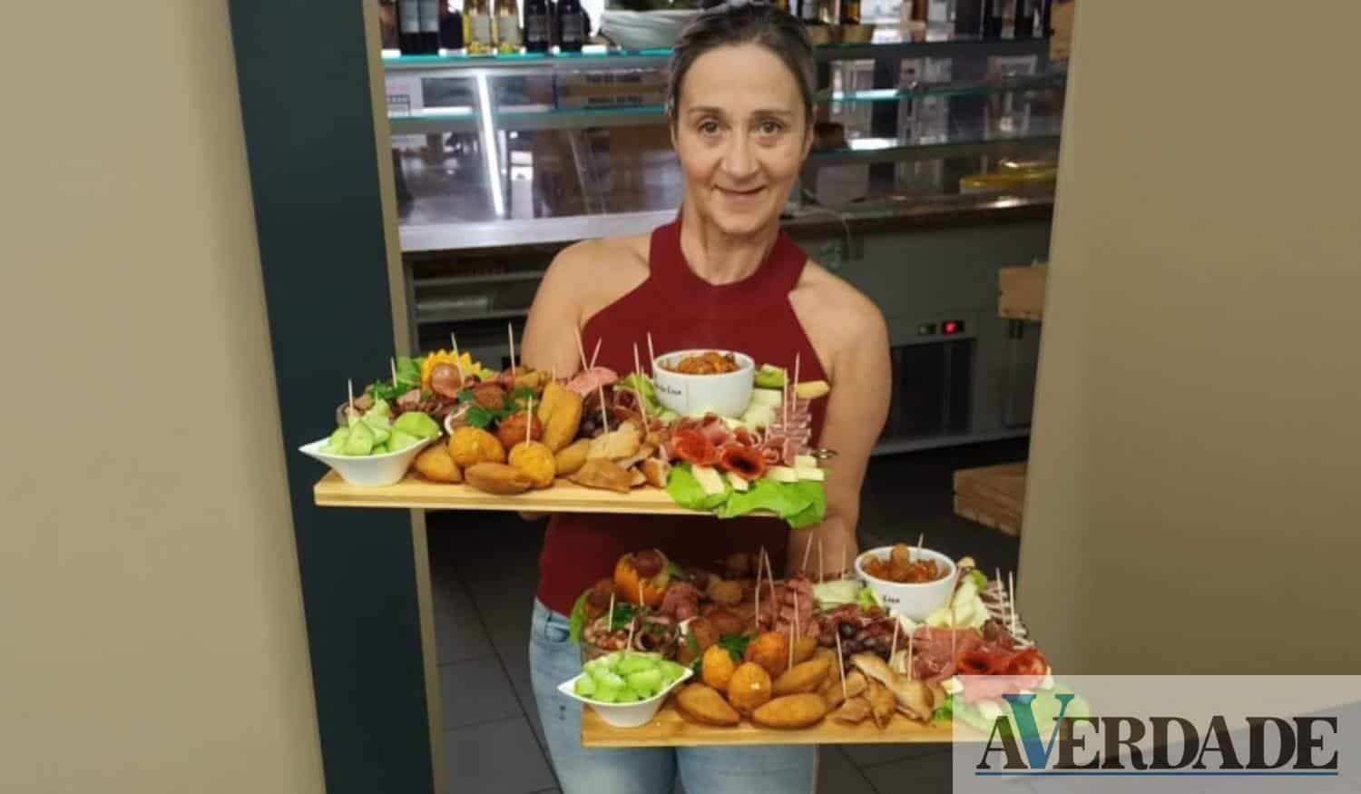 Tina Soares convida a comunidade a "deliciar-se" com os petiscos do Café Ferro Velho