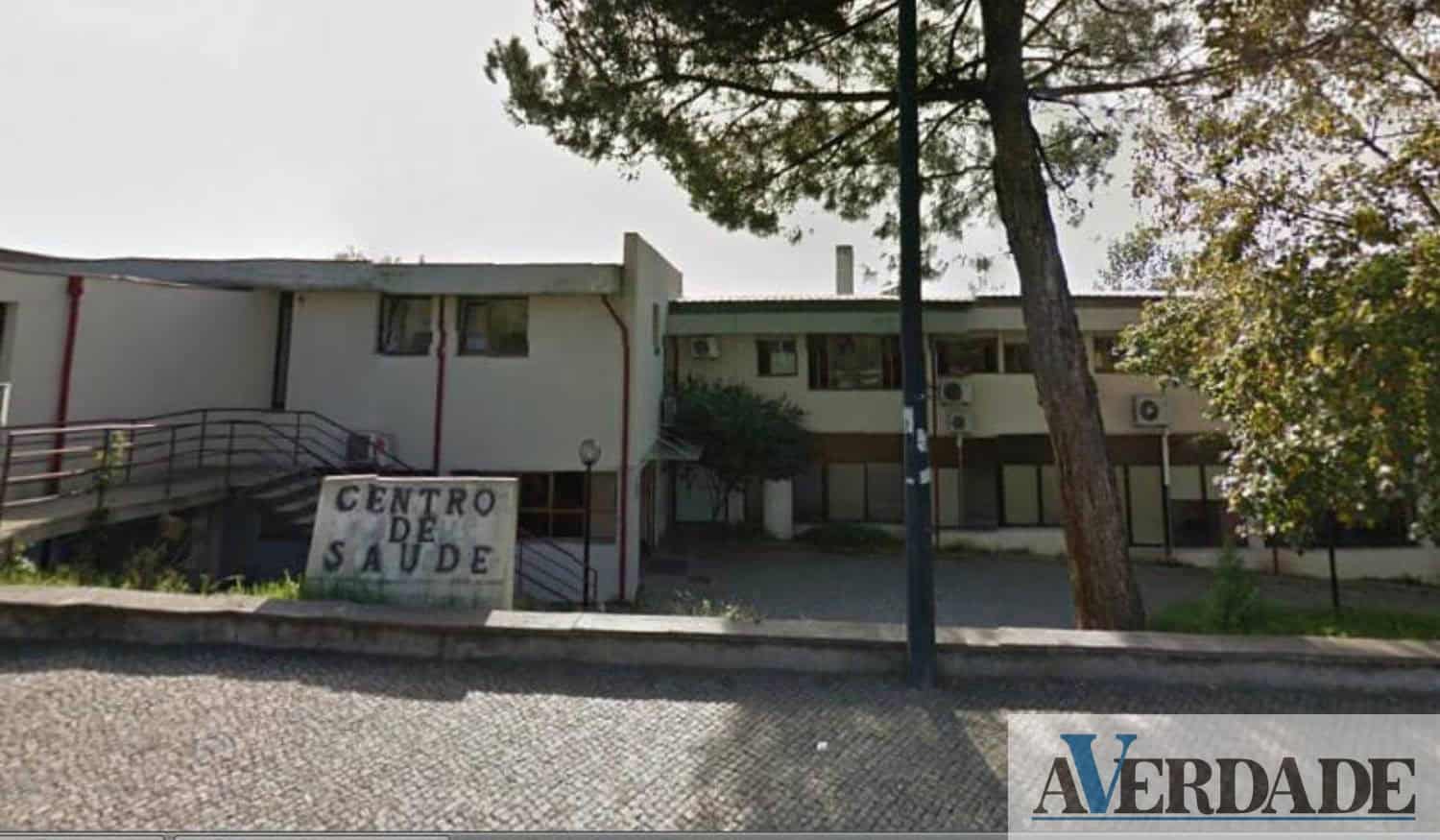 Funcionárias despedidas dos centros de saúde de Paredes protestam junto à câmara