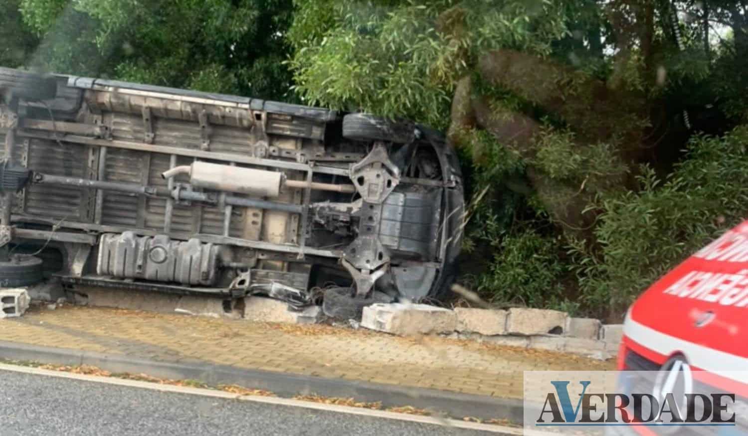 Bombeiros Voluntários de Lousada acionados para despiste