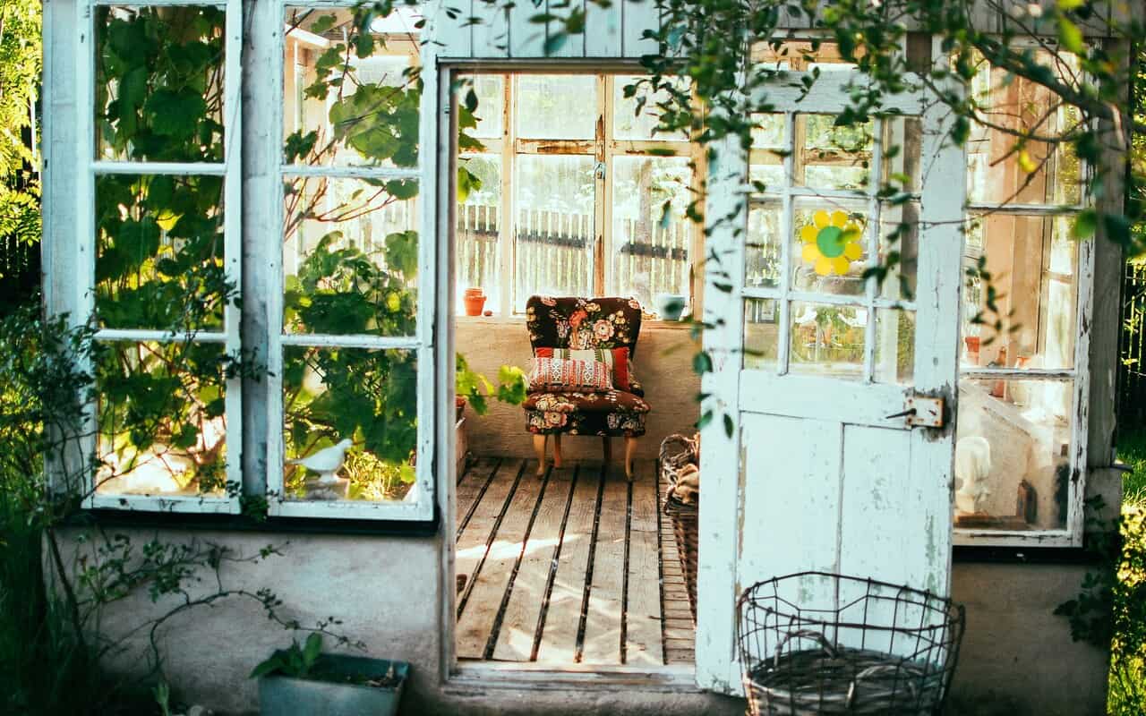 Toldo ou Abrigo de Jardim: qual a melhor opção para a sua casa?