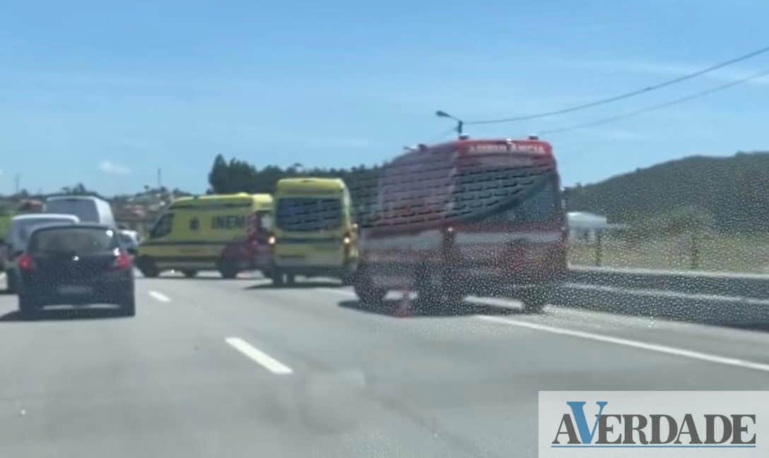Acidente na A4 condiciona o trânsito