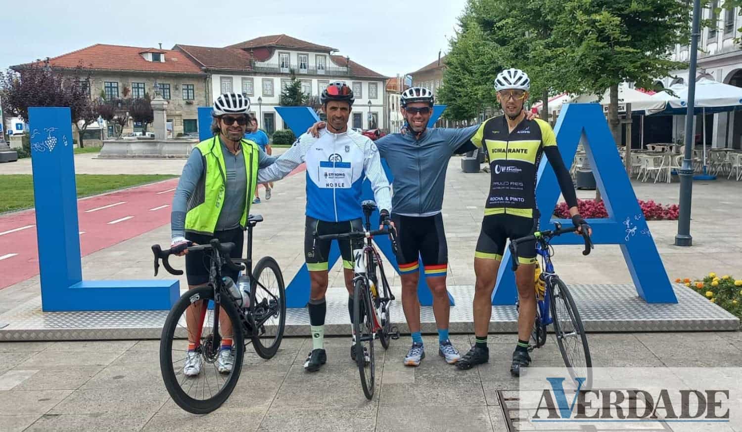 Quatro amigos ciclistas uniram-se em desafio de 526 quilómetros até Fátima