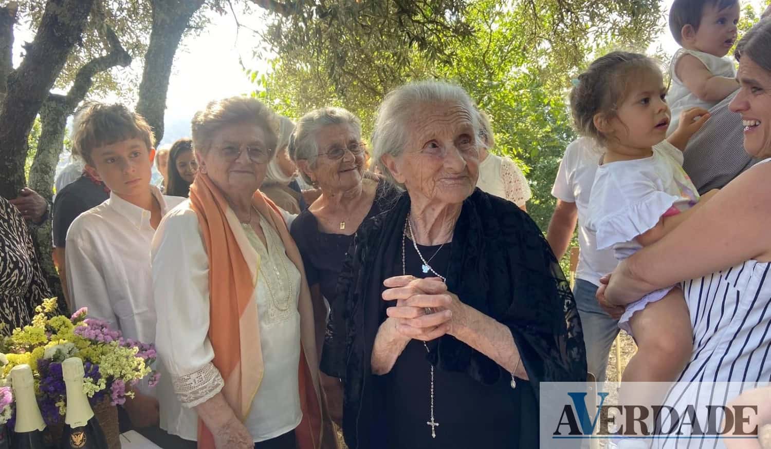 Aos 100 anos, D. Amanda sente-se realizada: "Aproveitem todos os instantes da vida"