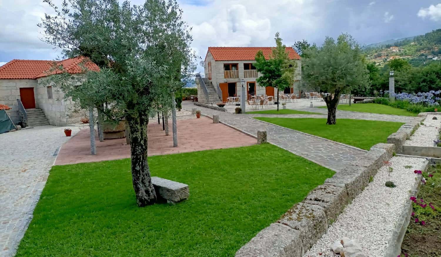 Quinta do Beiral une a tradição da gastronomia aos vinhos com a serra da Aboboreira como pano de fundo