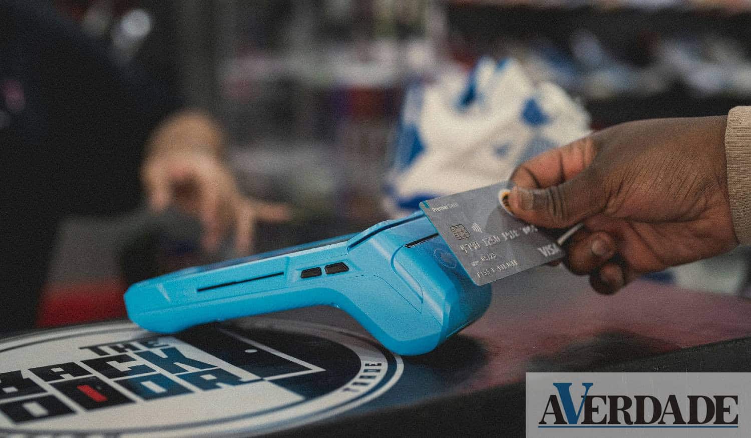 Mais de 75% dos portugueses pagam com o cartão diariamente