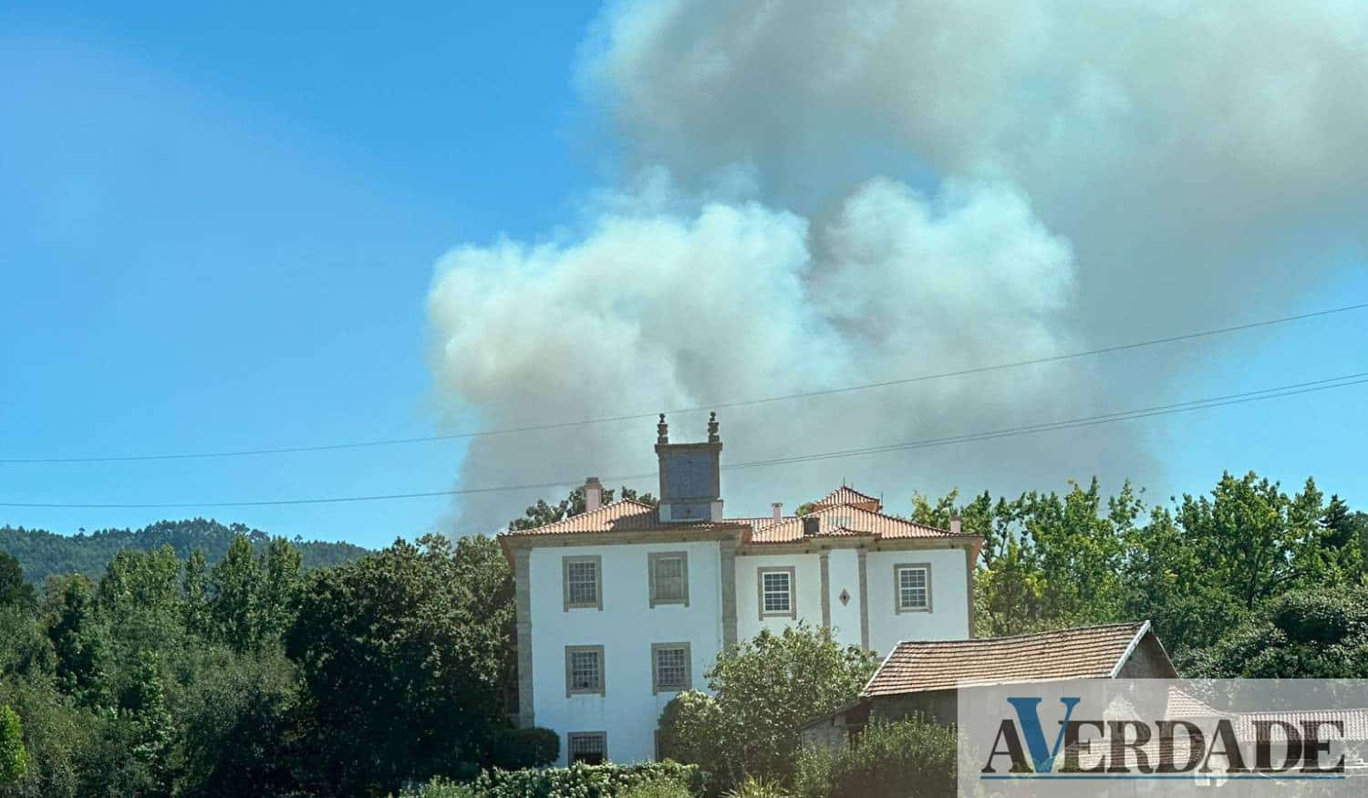 Incêndio que deflagrou em Penafiel originou oito feridos