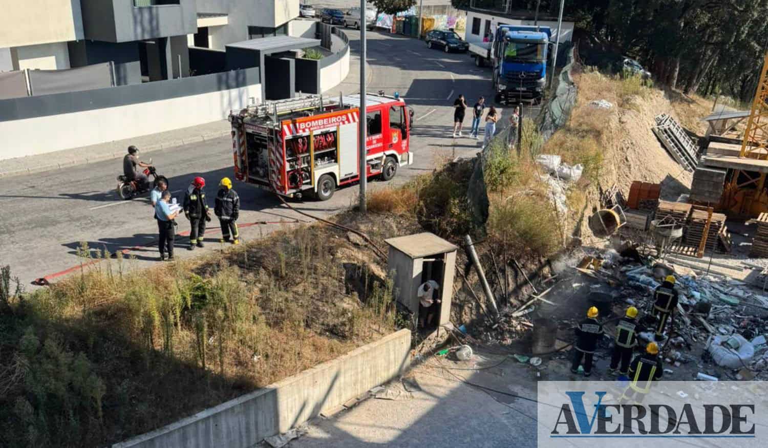 Bombeiros do Marco de Canaveses acionados para incêndio no Largo da Feira
