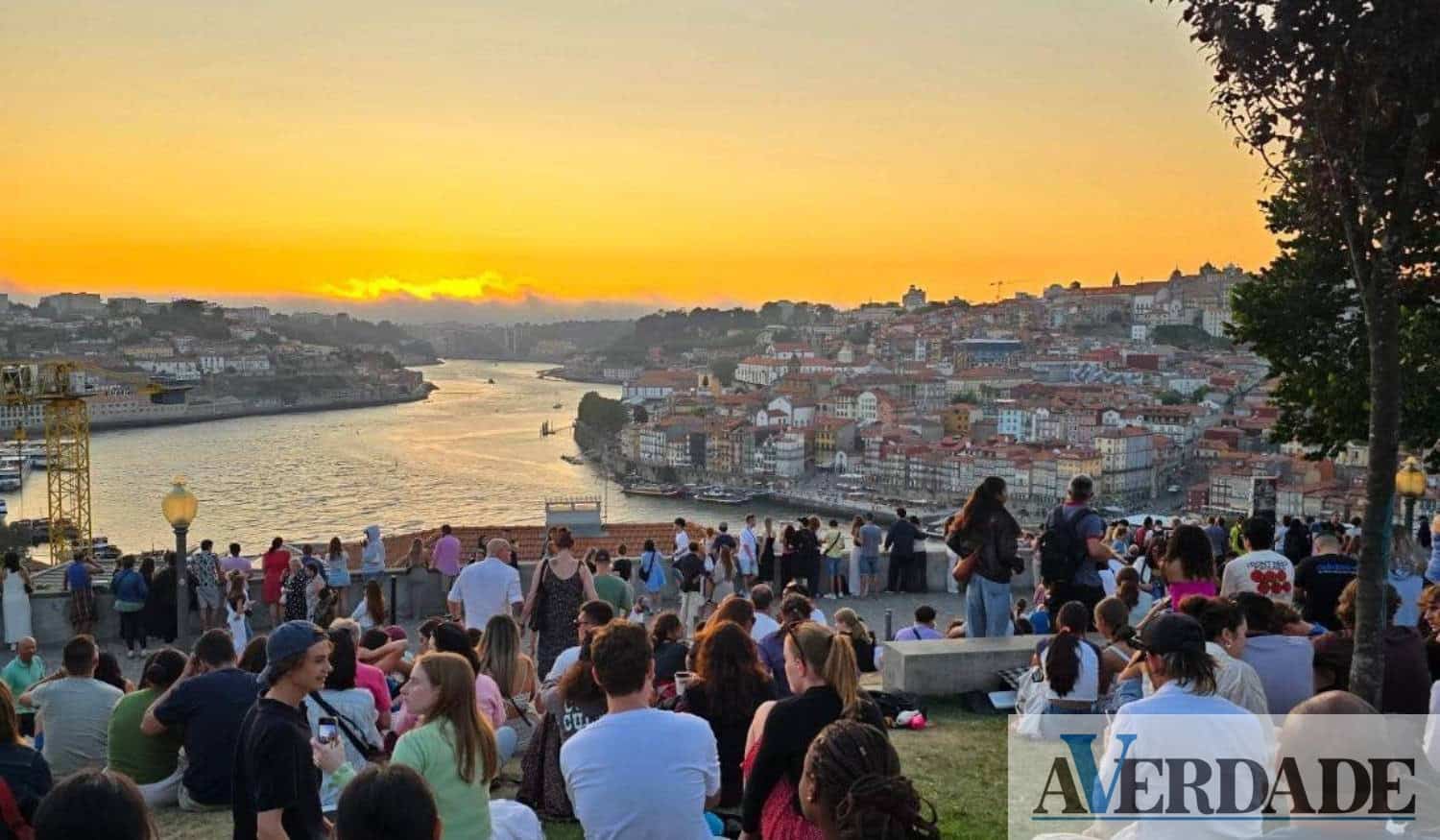 Jardim do Morro na lista dos melhores locais da Europa para ver o pôr do sol