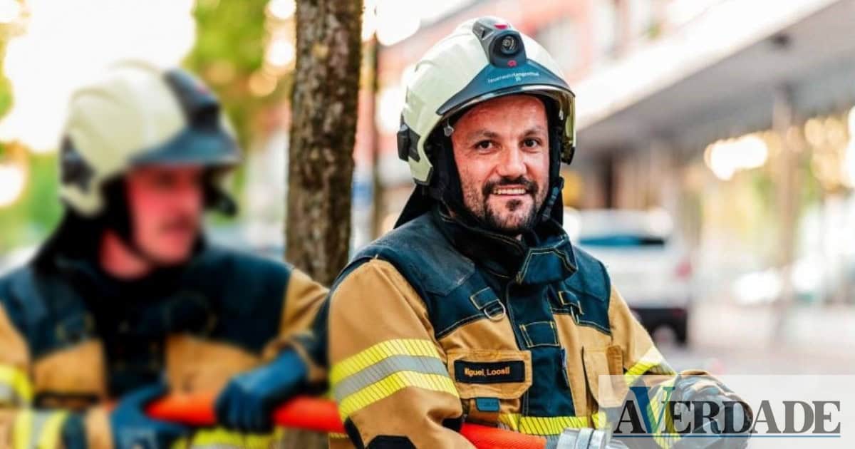Bombeiro na Su&iacute;&ccedil;a h&aacute; oito anos, Miguel veio de f&eacute;rias e doou material &agrave; corpora&ccedil;&atilde;o de Felgueiras