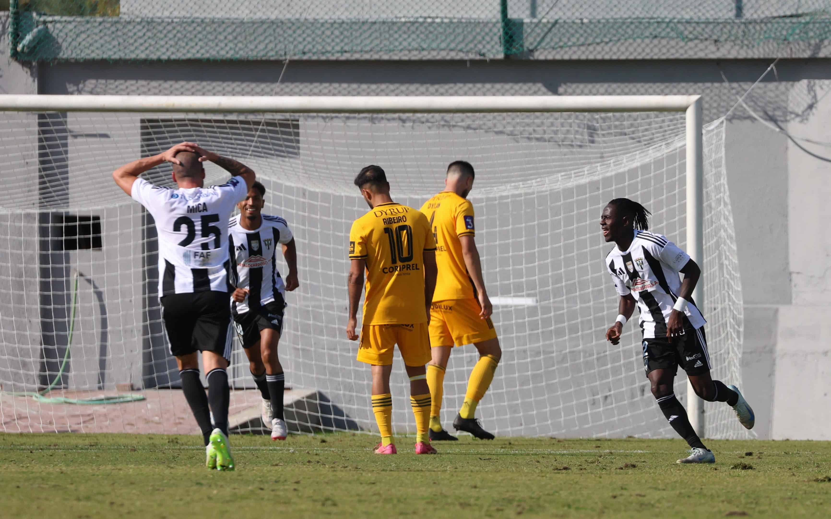 Amarante FC "de se lhe tirar o chapéu" vence Lourosa e segue firme na liderança da Liga 3 [C/VÍDEO]