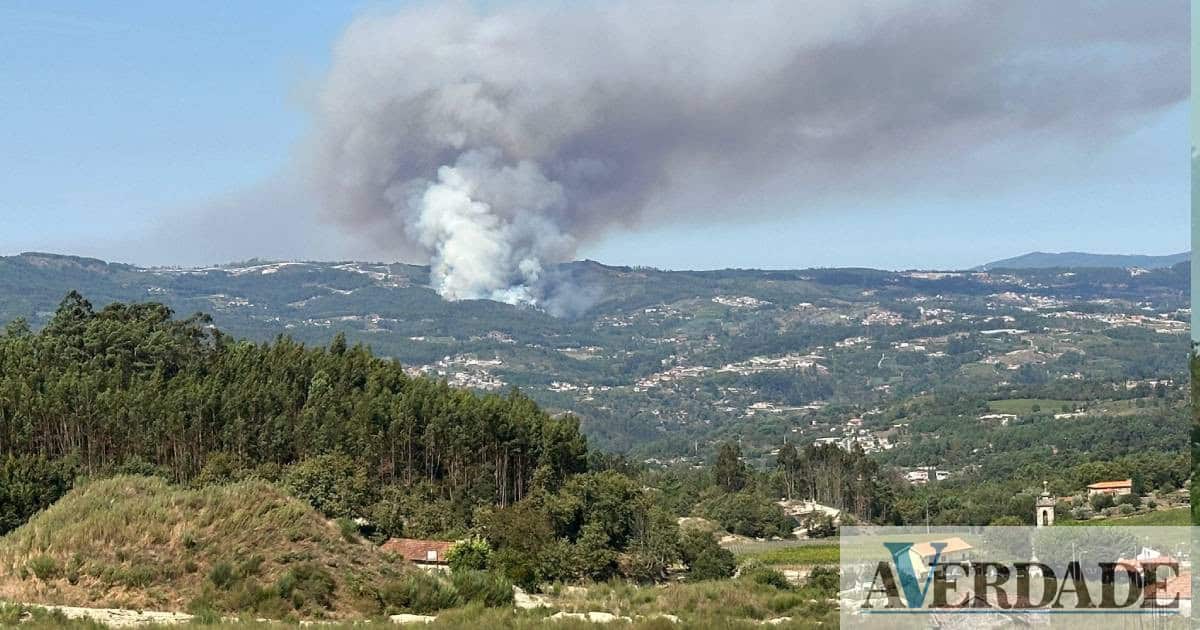 Marco: Incêndio de Vila Boa De Quires e Maureles aproxima-se de unidade de produção solar