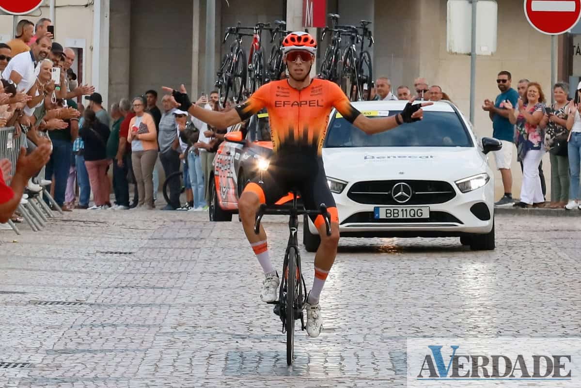 Marcoense Pedro Pinto conquista primeira vitória como profissional nas '12 Voltas à Gafa'