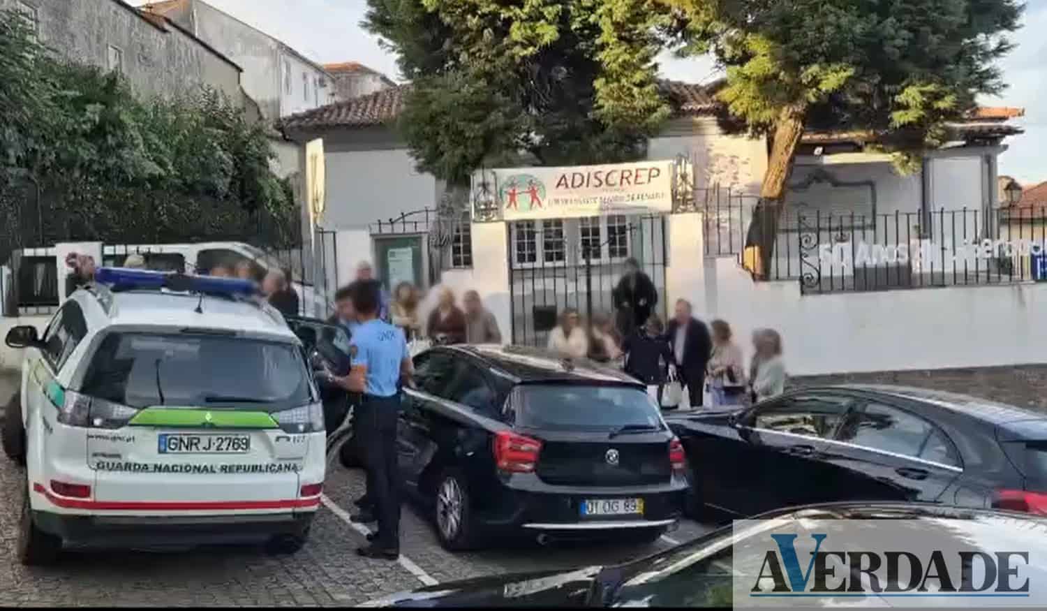 Penafiel: Direção, professores e alunos da ADISCREP tentam impedir avanço de obras