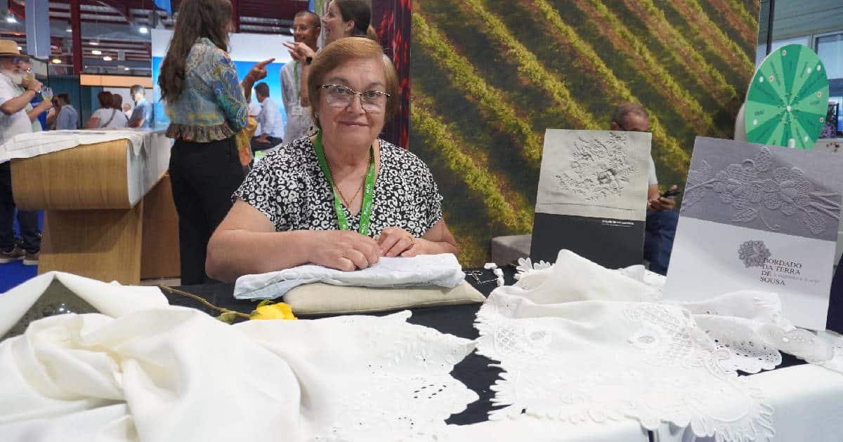 Emília Magalhães dedicou a vida aos bordados: "Se não tivermos amor pela arte a obra não sai"