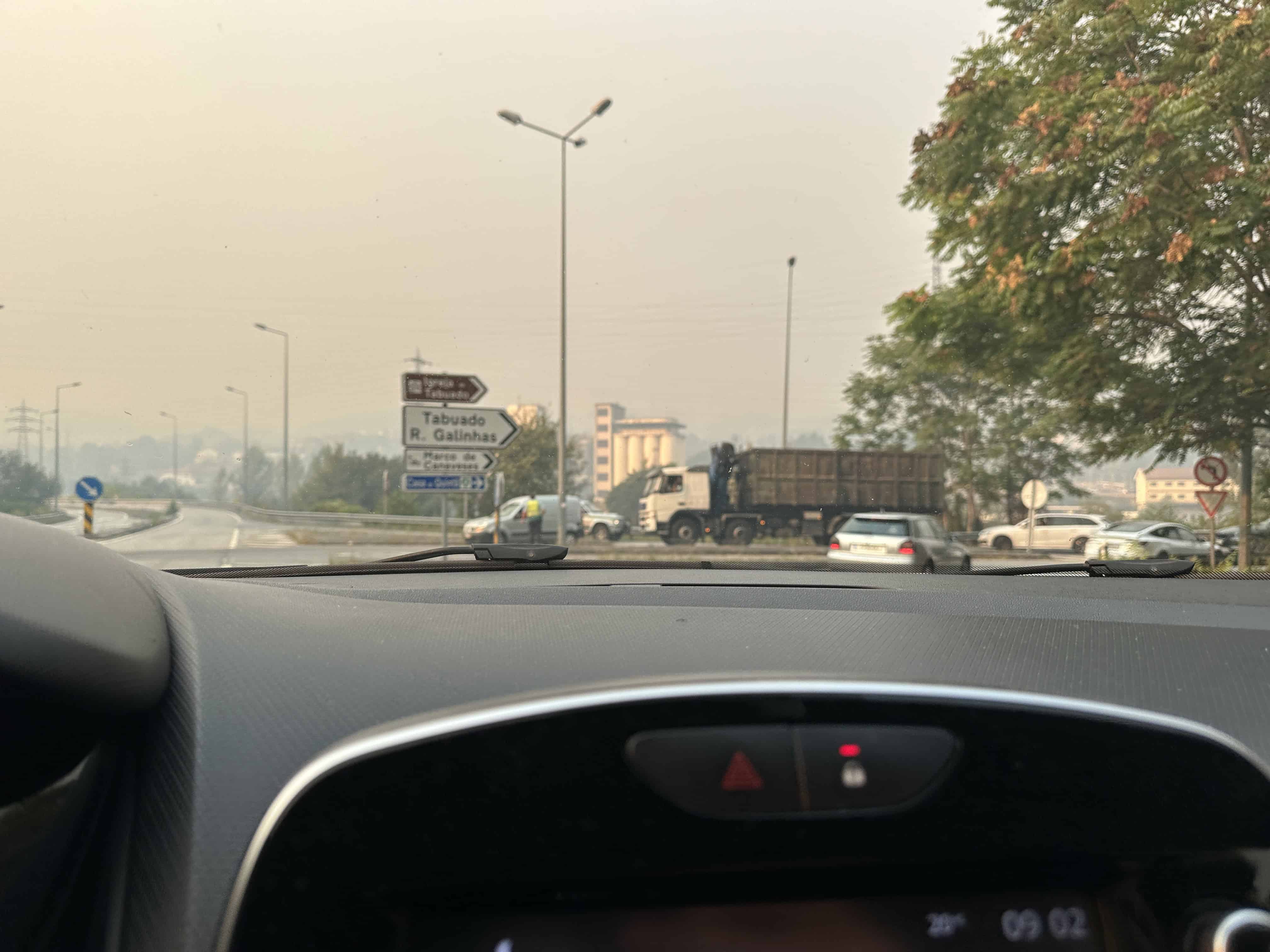 Variante à EN211 entre Marco de Canaveses e Baião 'cortada' devido a incêndio