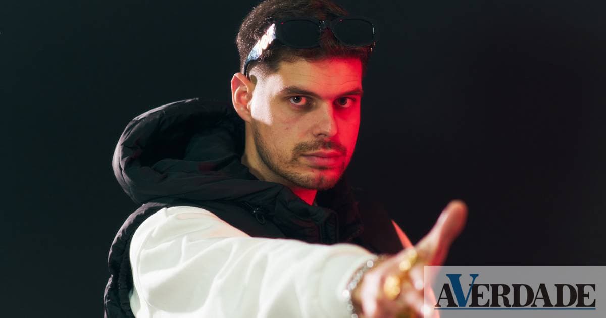 Depois de dois anos afastado da música, João Veríssimo regressa com "Fora d' Horas"