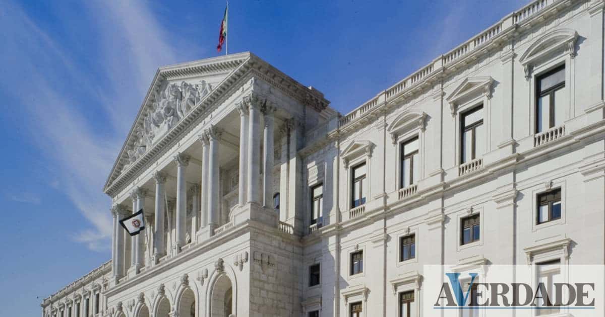 Obesidade foi o tema principal de conferência apresentada na Assembleia da República