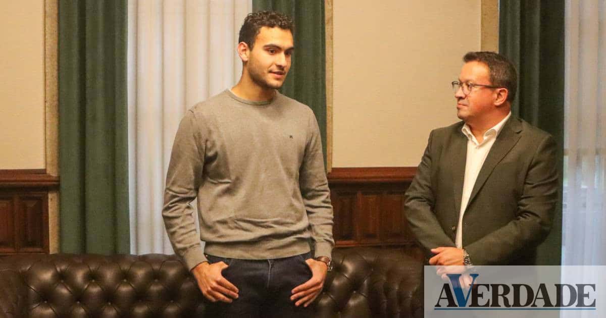 Aos 22 anos, Guilherme Sousa é soldador "por gosto" e quer "continuar a aprender"