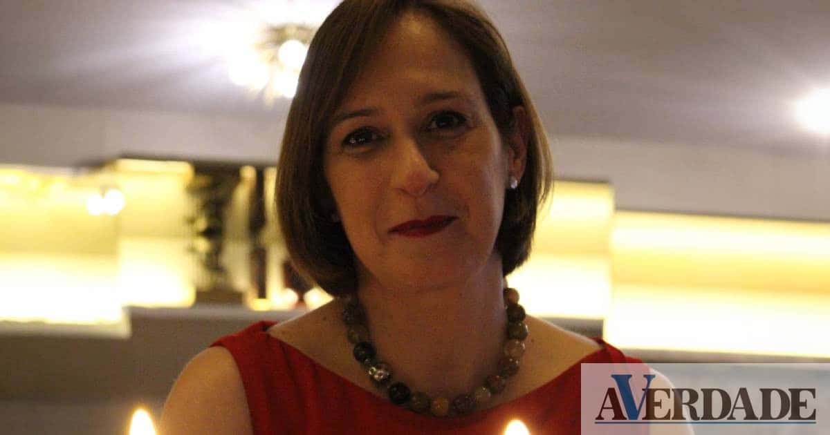 Marta Vanzeller faz 60 quilómetros diários para "honrar o compromisso" com a Escola Secundária de Marco de Canaveses