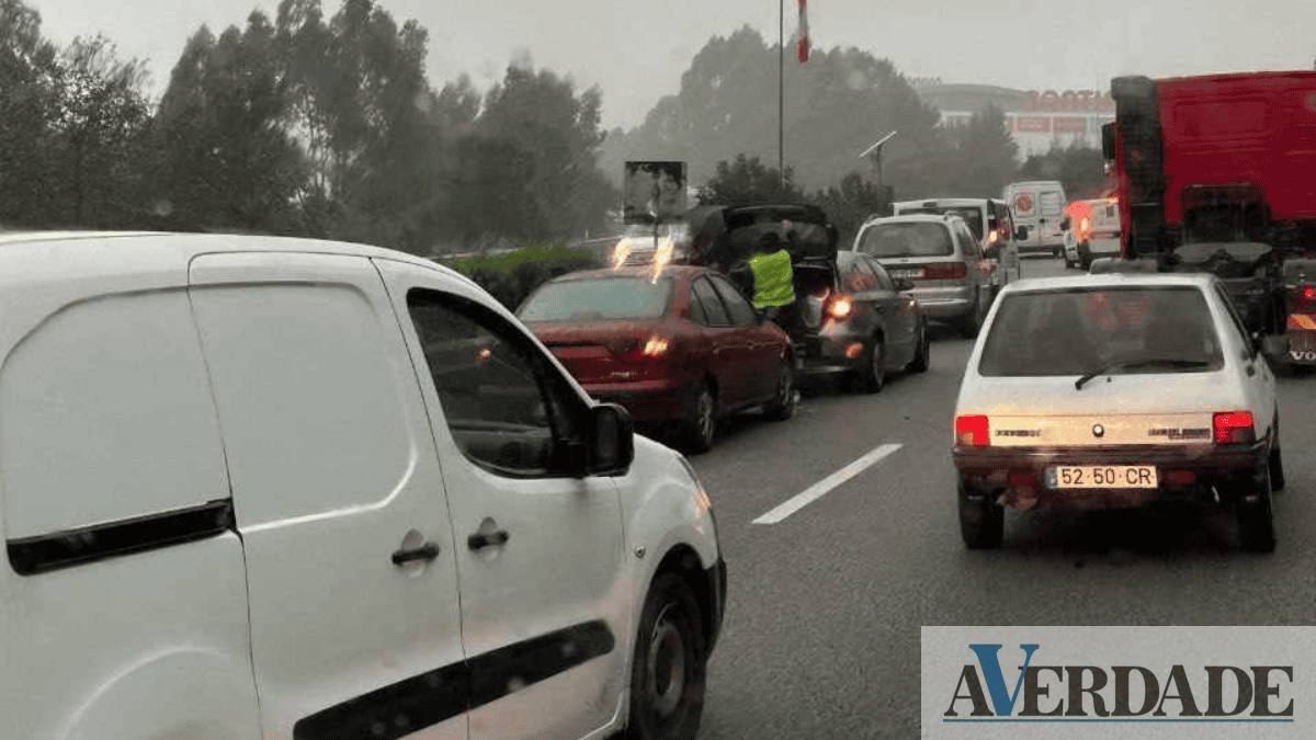Acidente na A4 condiciona trânsito perto de Valongo