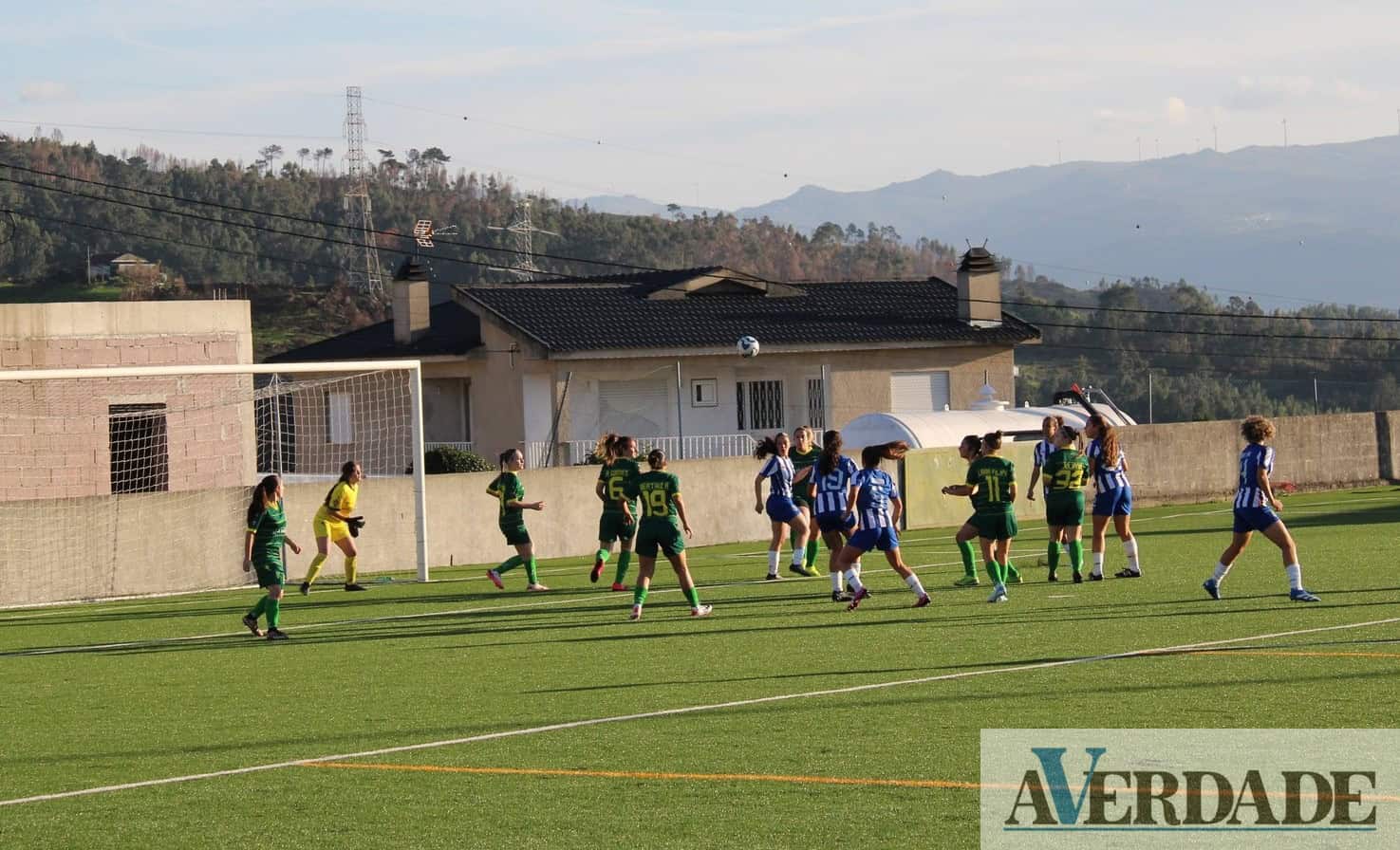 Equipa feminina do GDR Soalhães goleada, em casa, pelo FC Porto