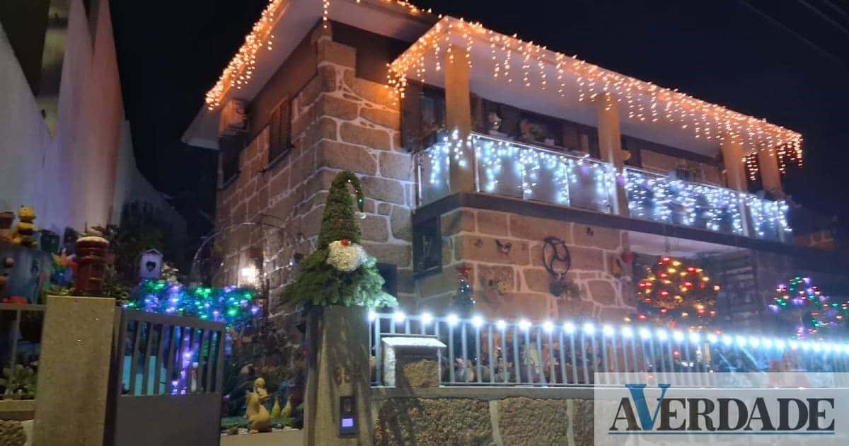 Família de Márcia Sousa celebra o Natal com construção de presépio com mais de três metros