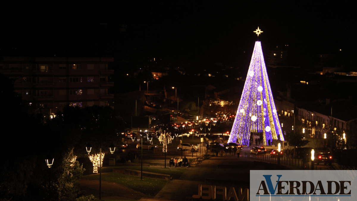 Penafiel já inaugurou as luzes de natal da cidade "um momento muito ansiado pela população"