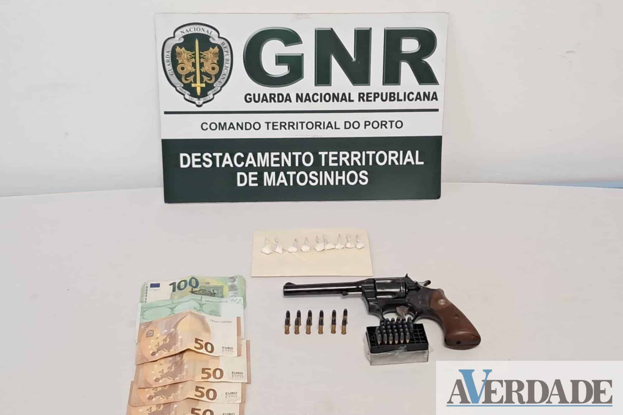 GNR deteve dois homens por tráfico de droga e posse ilegal de arma em Matosinhos