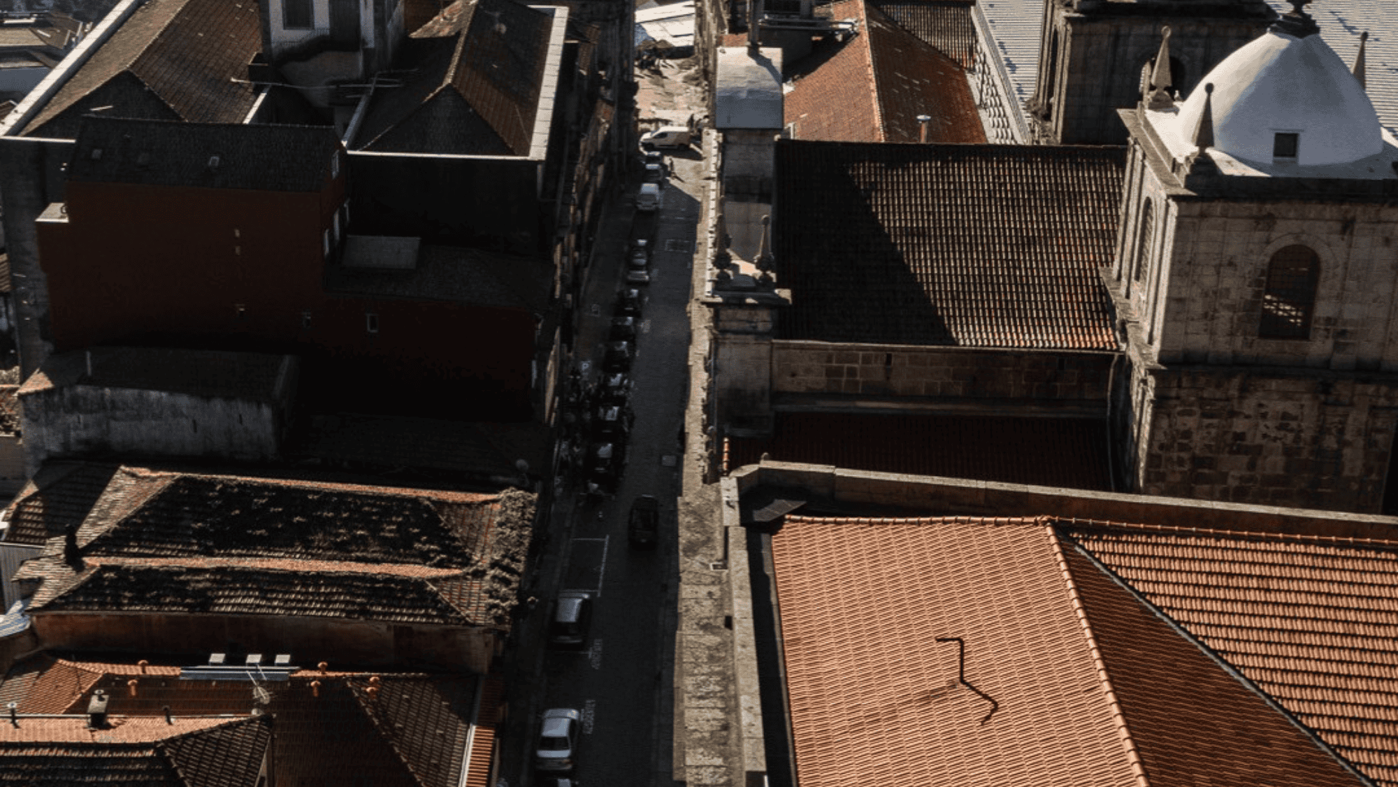 Início da obra de renovação do Passeio das Virtudes no Porto