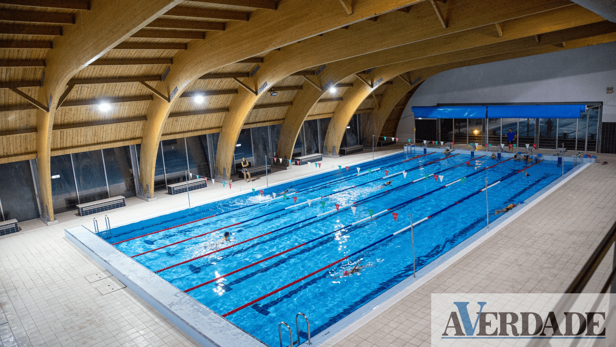 Piscina Municipal coberta de Baião reabre após melhorias