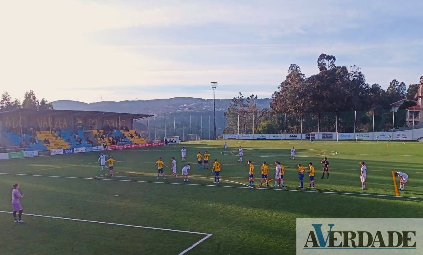 ADC Várzea do Douro vence dérbi ante GD Livração e isola-se no topo da tabela