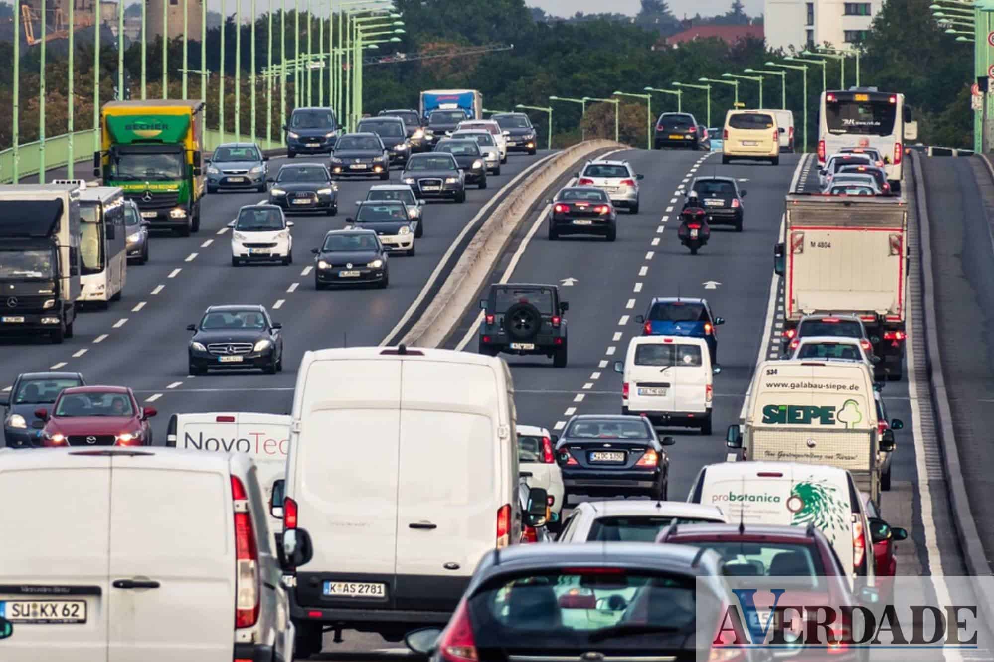Selo do carro vai deixar de ser pago no mês da matrícula