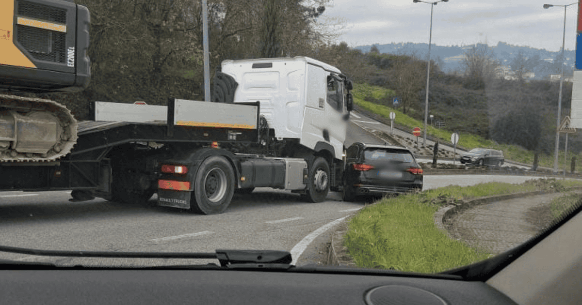Camião e carro colidem em Marco de Canaveses